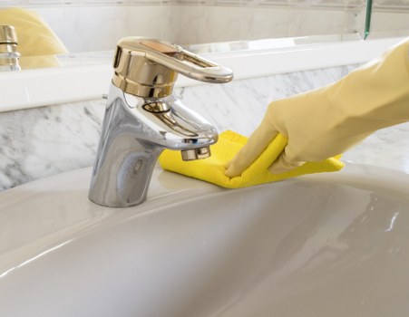 Detailed home cleaning service for kitchens, bathrooms, and living spaces